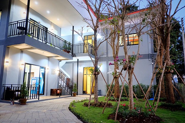 River Kwai Road residences — photo 2