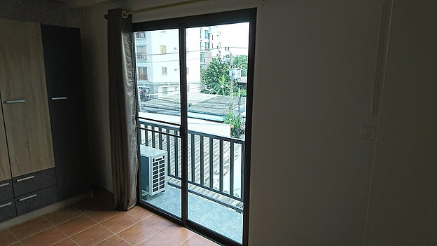 Condo · Huai Khwang, bangkok — photo 3