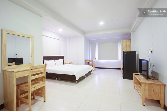 Na Surawong near BTS Chong Nonsi and MRT Sam Yan. - Apartment for Rent