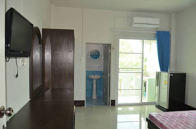 Condo — photo 3
