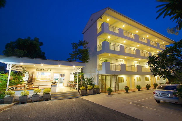 Condo · Mueang Chon Buri, chon_buri — photo 4