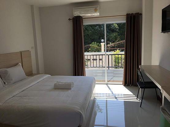 Condo — photo 2