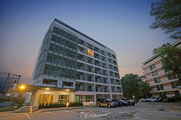 Condo — photo 1