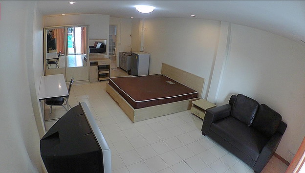 Condo — photo 2
