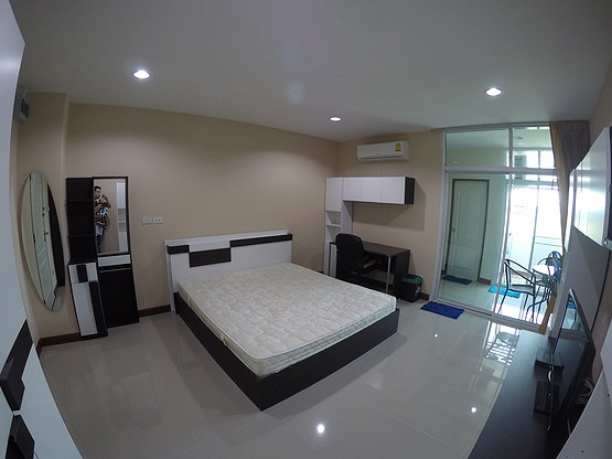 Condo — photo 2
