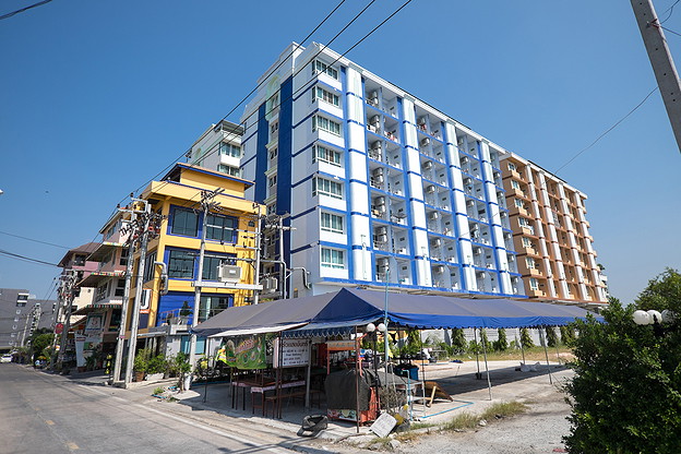 Condo — photo 2