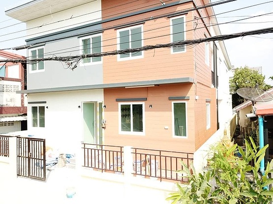 Condo — photo 1