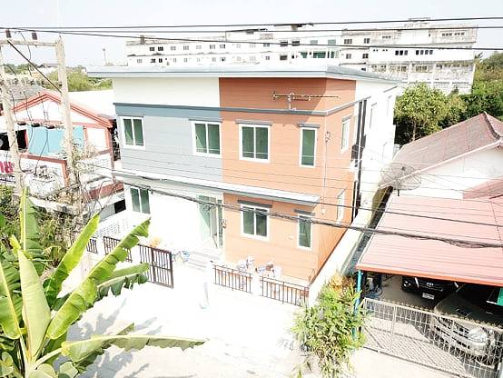 Condo — photo 2