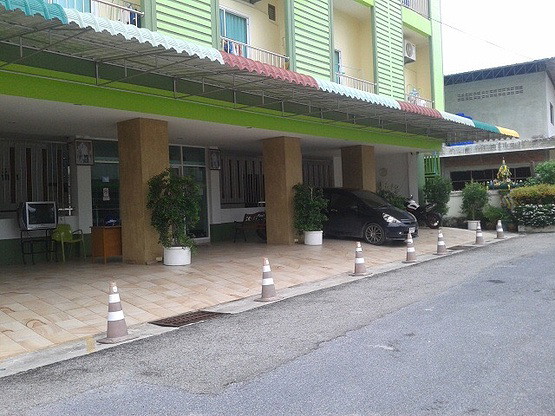 Condo — photo 1