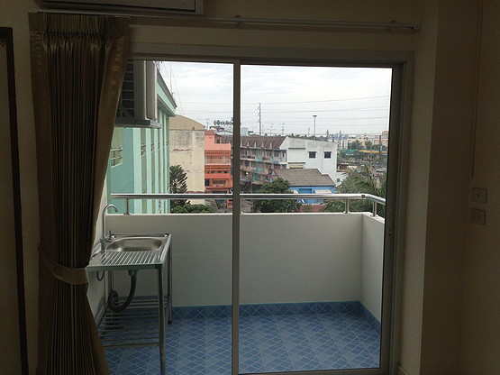 Condo · Bang Khun Thian, bangkok — photo 5