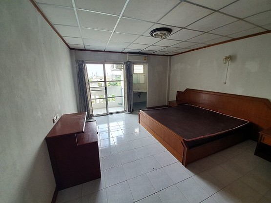 Condo · Huai Khwang, bangkok — photo 3