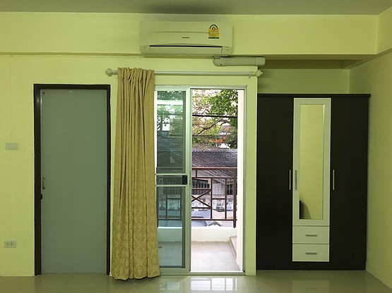 Condo · Wang Thonglang, bangkok — photo 5