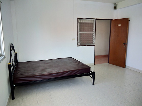 Condo · Wang Thonglang, bangkok — photo 5