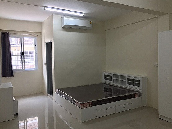 Condo · Khlong San, bangkok — photo 1