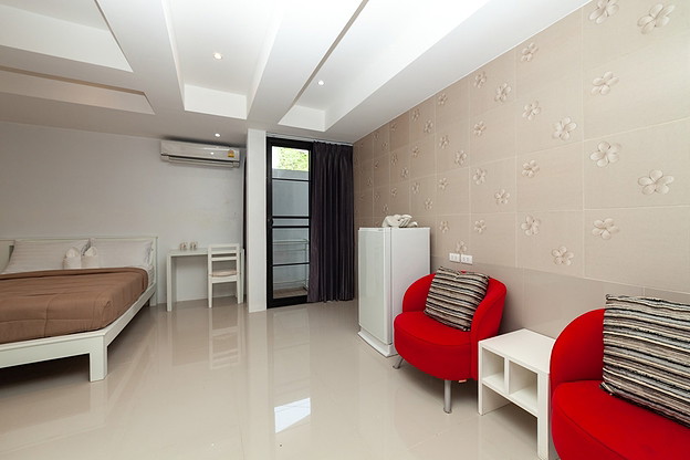 Condo — photo 1