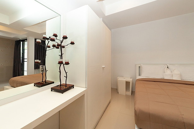 Condo — photo 5