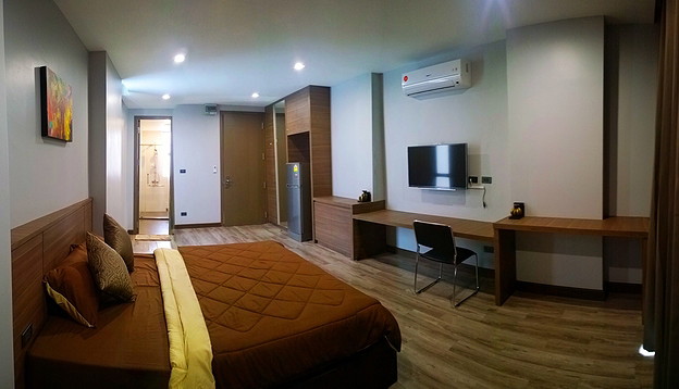 Condo · Huai Khwang, bangkok — photo 1