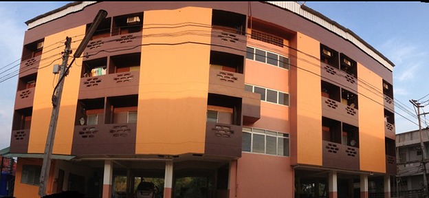 Condo — photo 1