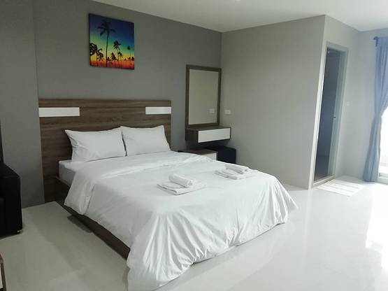 Condo — photo 1