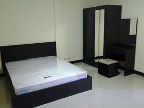 Condo · Bang Na, bangkok — photo 2
