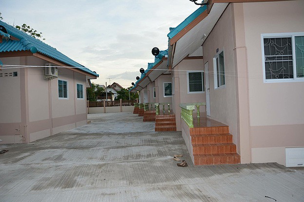 Condo — photo 1