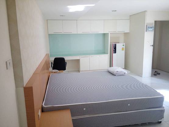 Condo · Bang Rak, bangkok — photo 2