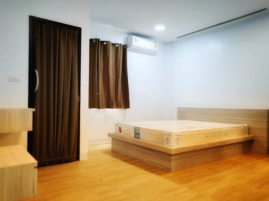Condo · Bangkok Noi, bangkok — photo 2