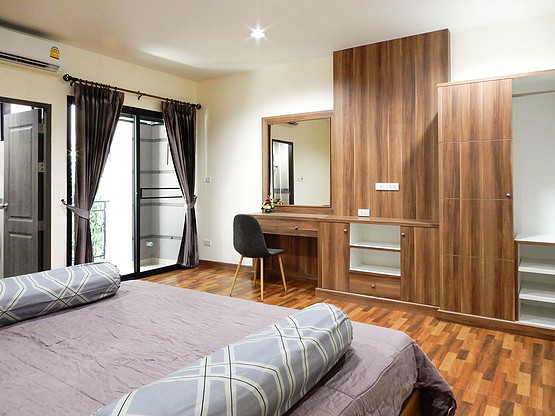 Condo · Khlong San, bangkok — photo 1