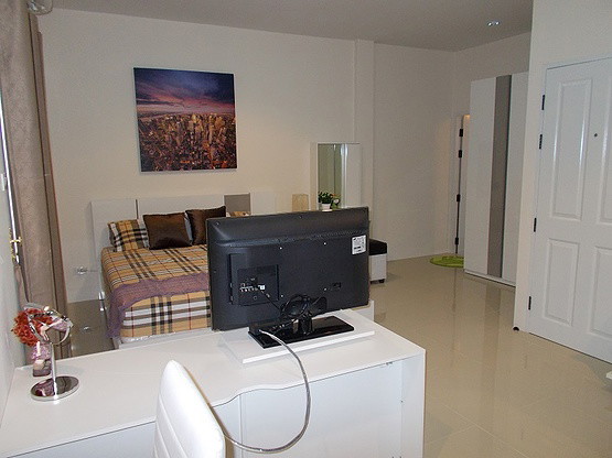 Condo · Mueang Chon Buri, chon_buri — photo 3