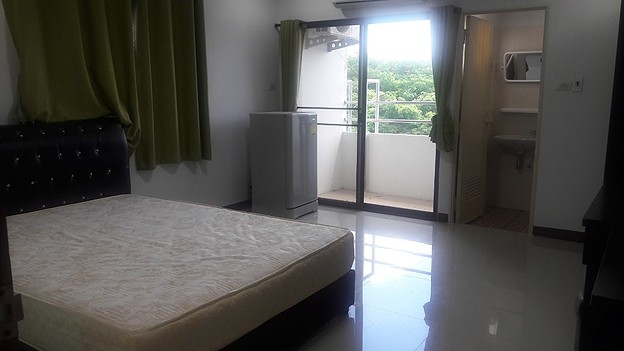 Condo — photo 2