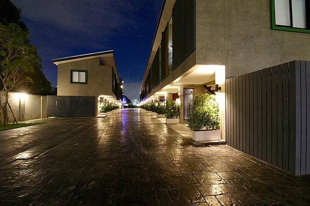 Condo · Bang Phli — photo 3