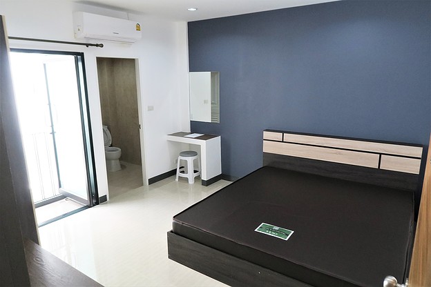 Condo · Bangkok Noi, bangkok — photo 1