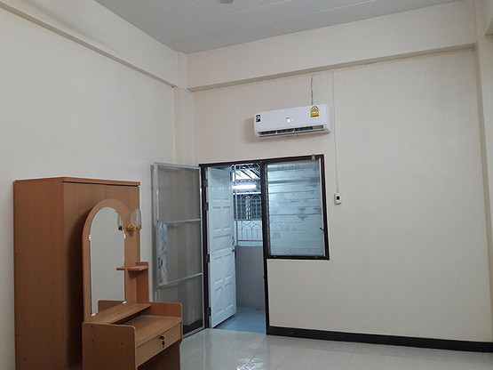Condo — photo 5
