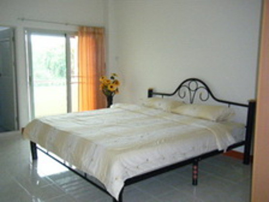 Condo — photo 2