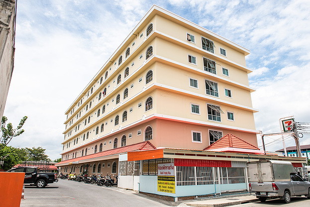 Condo · Mueang Samut Prakan — photo 1