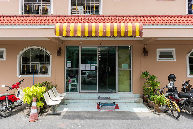 Condo · Mueang Samut Prakan — photo 2