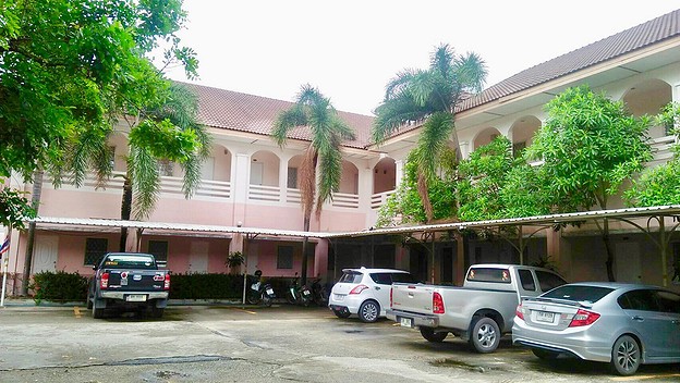 Condo — photo 2