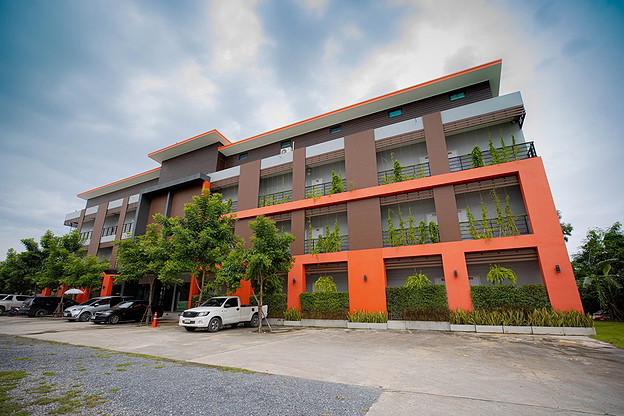 Condo — photo 2