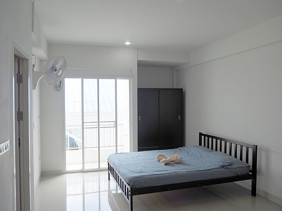 Condo — photo 1