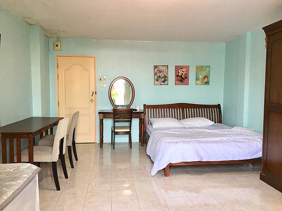 Condo · Mueang Chon Buri, chon_buri — photo 1