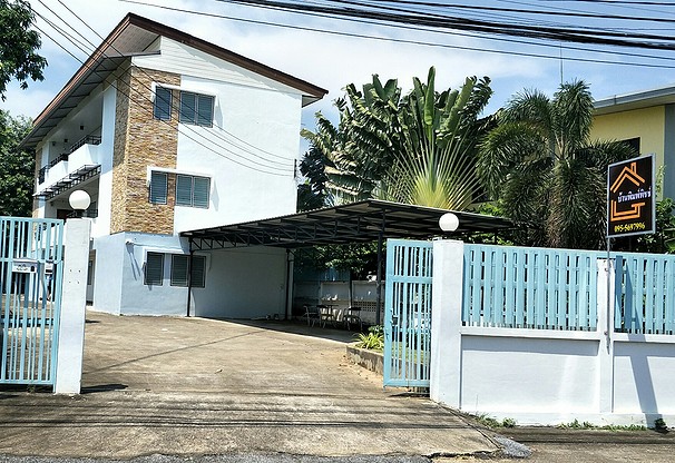 Condo — photo 1