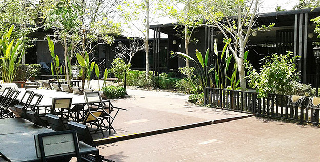 Condo — photo 1