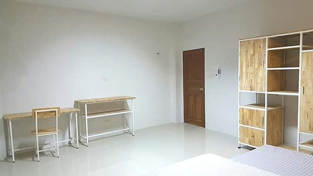 HOUSE 65 — photo 5