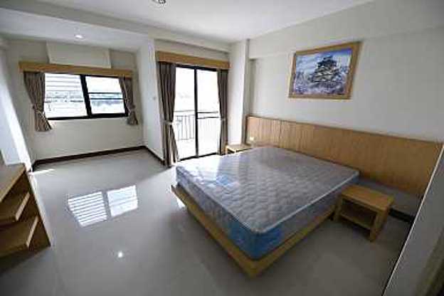 Condo — photo 3