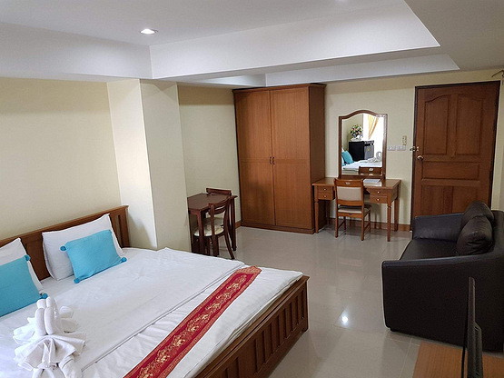 Condo · Mueang Chon Buri, chon_buri — photo 2