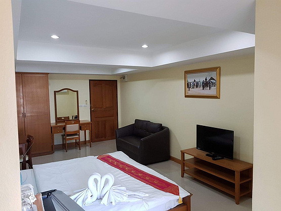 Condo · Mueang Chon Buri, chon_buri — photo 3