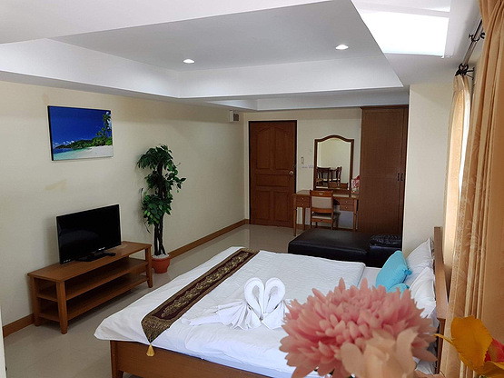 Condo · Mueang Chon Buri, chon_buri — photo 4