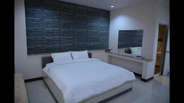 Condo · Thon Buri, bangkok — photo 2