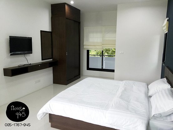 House 945 Apartment — photo 4