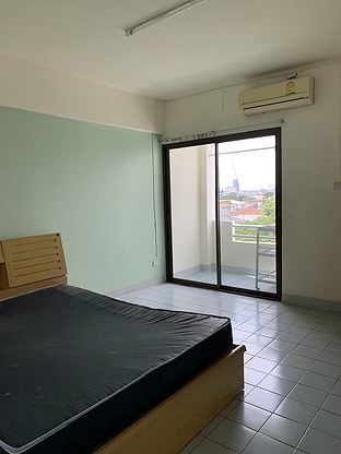Condo · Wang Thonglang, bangkok — photo 5